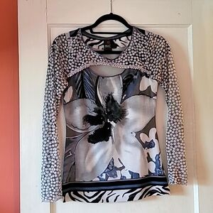 Anac mixed media top S